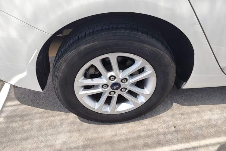 Used Ford Escort 2019 1.5L Automatic ZhiXiang Model Right Rear Wheel Hub
