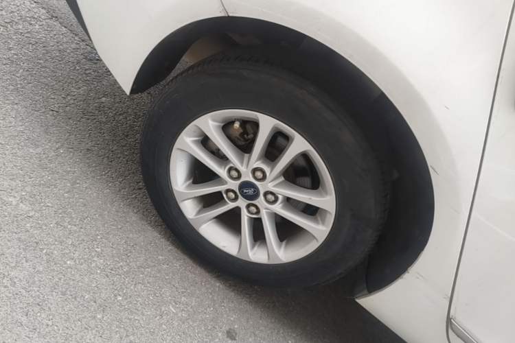 Used Ford Escort 2019 1.5L Manual ZhiXiang Version Right Rear Wheel Hub