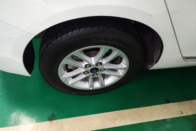 Used Ford Escort 2019 1.5L Automatic ZhiXiang Model Right Rear Wheel Hub