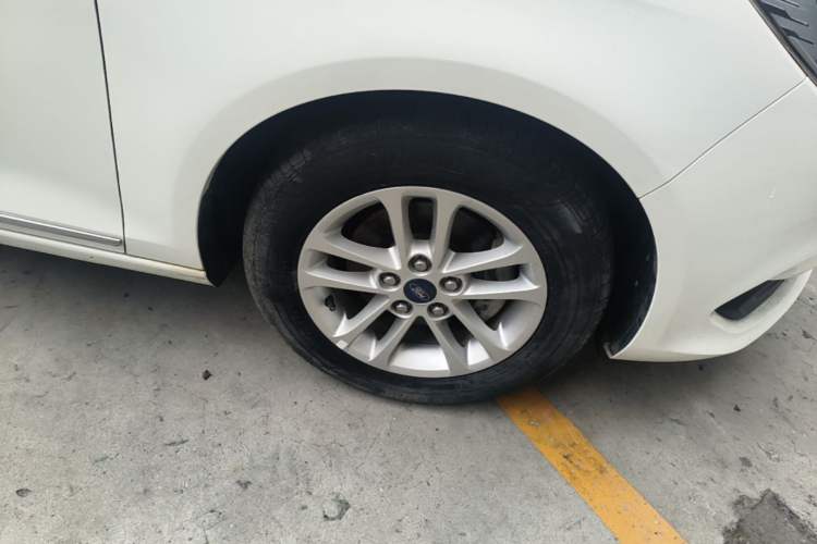 Used Ford Escort 2019 1.5L Automatic ZhiXiang Model Right Rear Wheel Hub