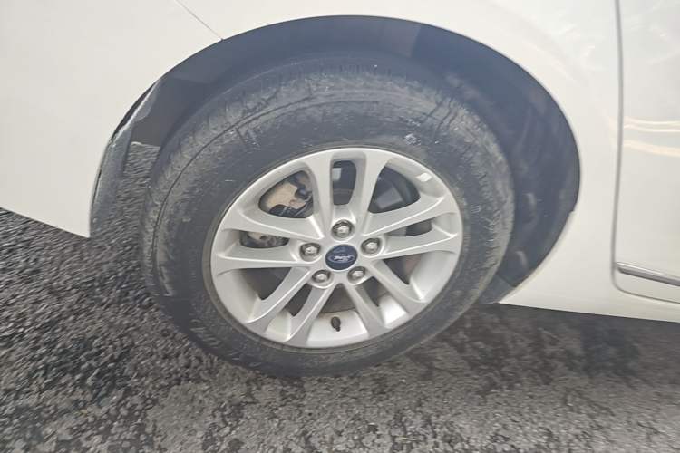 Used Ford Escort 2019 1.5L Automatic ZhiXiang Model Right Rear Wheel Hub
