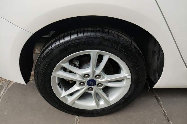 Used Ford Escort 2019 Revised Version 1.5L Automatic Enjoyment Type China VI Standard Right Rear Wheel Hub