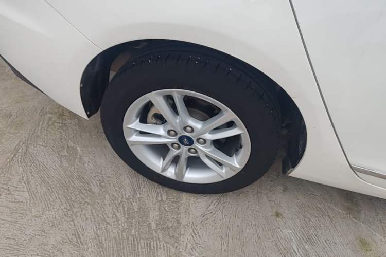 Used Ford Escort 2019 Revised Version 1.5L Automatic Enjoyment Type China VI Standard Right Rear Wheel Hub