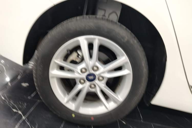Used Ford Escort 2019 Revised Version 1.5L Automatic Enjoyment Type China VI Standard Right Rear Wheel Hub