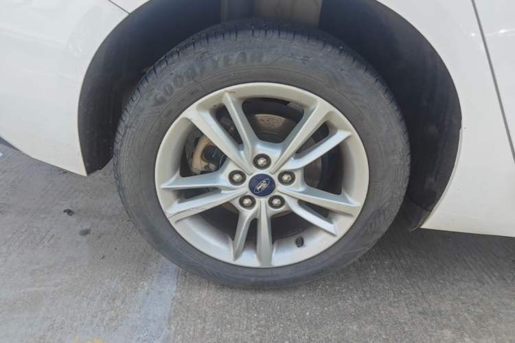Used Ford Escort 2019 Revised Version 1.5L Automatic Enjoyment Type China VI Standard Right Rear Wheel Hub