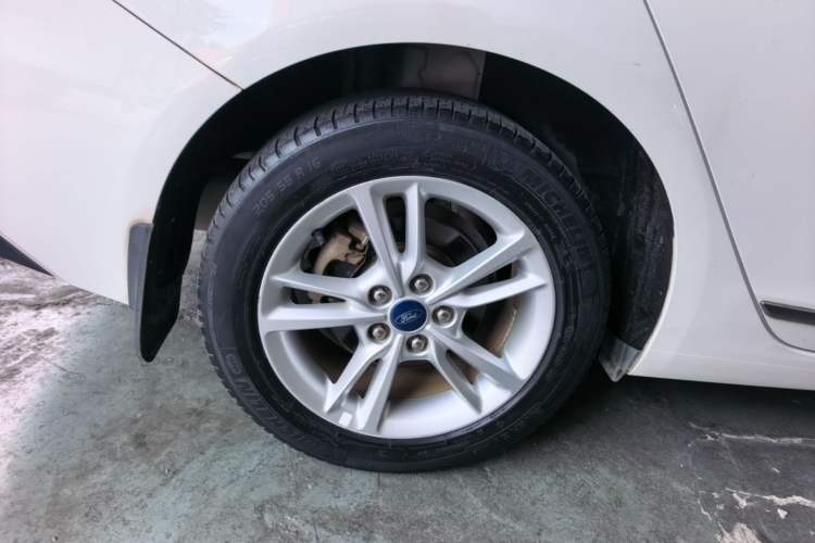 Used Ford Escort 2019 Revised Version 1.5L Automatic Enjoyment Type China VI Standard Right Rear Wheel Hub