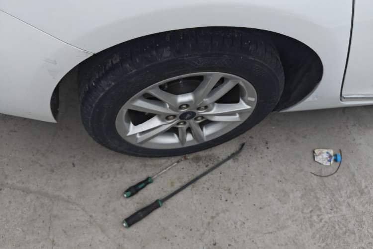 Used Ford Escort 2019 Revised Version 1.5L Automatic Enjoyment Type China VI Standard Right Rear Wheel Hub