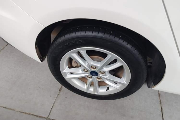 Used Ford Escort 2019 Revised Version 1.5L Automatic Enjoyment Type China VI Standard Right Rear Wheel Hub
