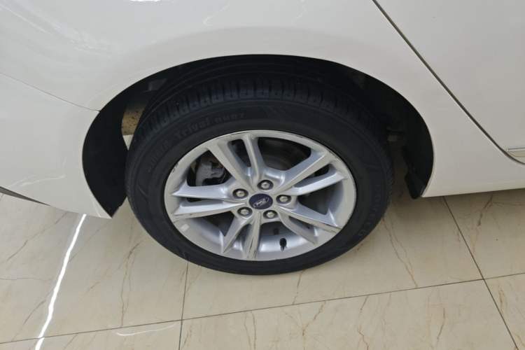 Used Ford Escort 2019 Revised Version 1.5L Automatic Enjoyment Type China VI Standard Right Rear Wheel Hub