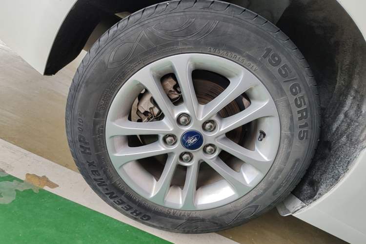 Used Ford Escort 2019 1.5L Automatic ZhiXiang Model Right Rear Wheel Hub