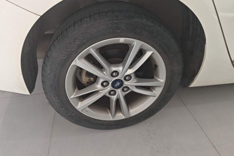 Used Ford Escort 2019 Revised Version 1.5L Automatic Enjoyment Type China VI Standard Right Rear Wheel Hub