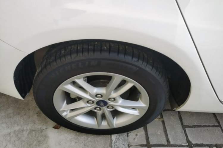 Used Ford Escort 2019 Revised Version 1.5L Automatic Enjoyment Type China VI Standard Right Rear Wheel Hub