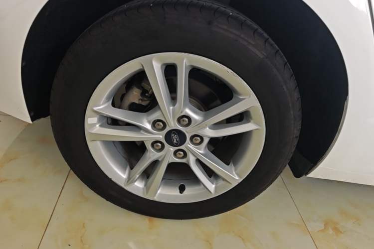 Used Ford Escort 2019 Revised Version 1.5L Automatic Enjoyment Type China VI Standard Right Rear Wheel Hub