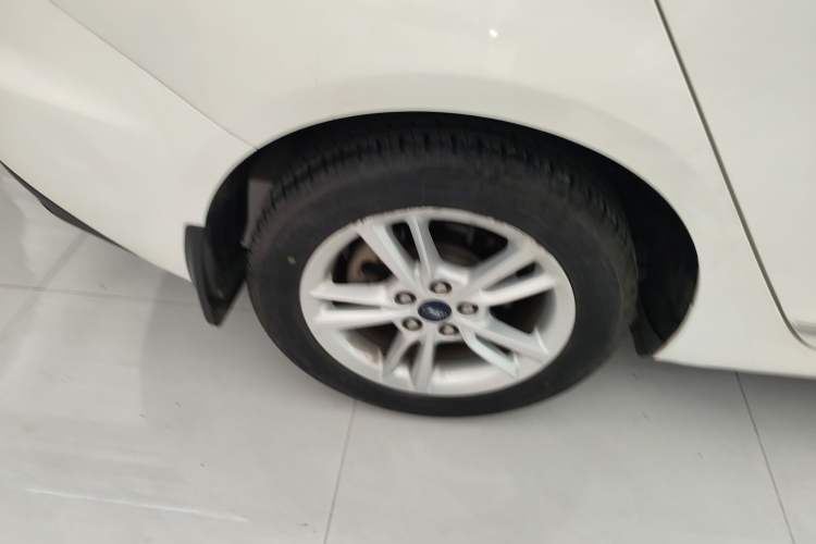 Used Ford Escort 2019 Revised Version 1.5L Automatic Enjoyment Type China VI Standard Right Rear Wheel Hub