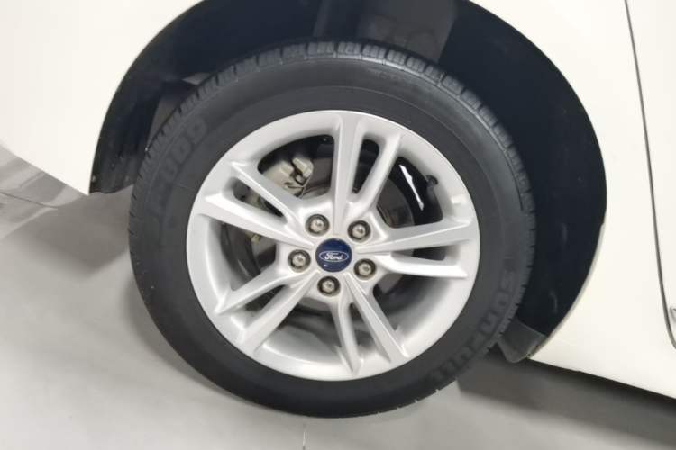 Used Ford Escort 2019 Revised Version 1.5L Automatic Enjoyment Type China VI Standard Right Rear Wheel Hub