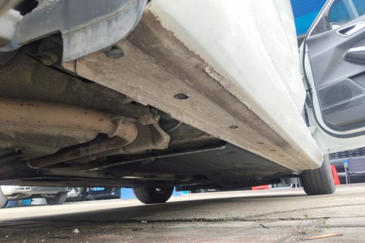 Used Ford Escort 2019 Revised 1.5L Automatic ZhiXiang Version (Tire Pressure Monitoring) China VI Standard Right Side Sill