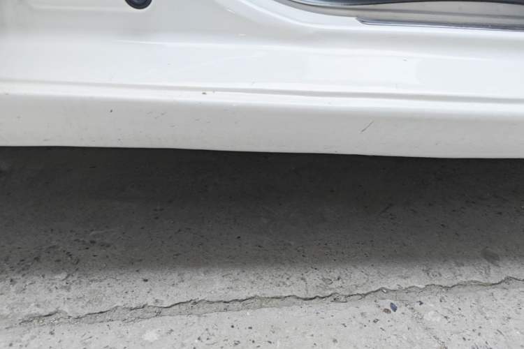 Used Ford Escort 2019 EcoBoost 125 Automatic Luxury Edition Right Side Sill