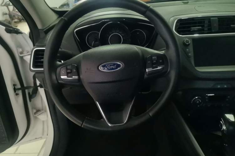 Used Ford Escort 2019 Revised Version 1.5L Automatic Enjoyment Type China VI Standard Steering Wheel
