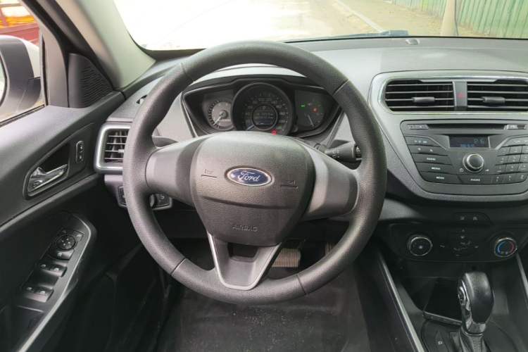 Used Ford Escort 2019 Revised 1.5L Automatic ZhiXiang Version (Tire Pressure Monitoring) China VI Standard Steering Wheel