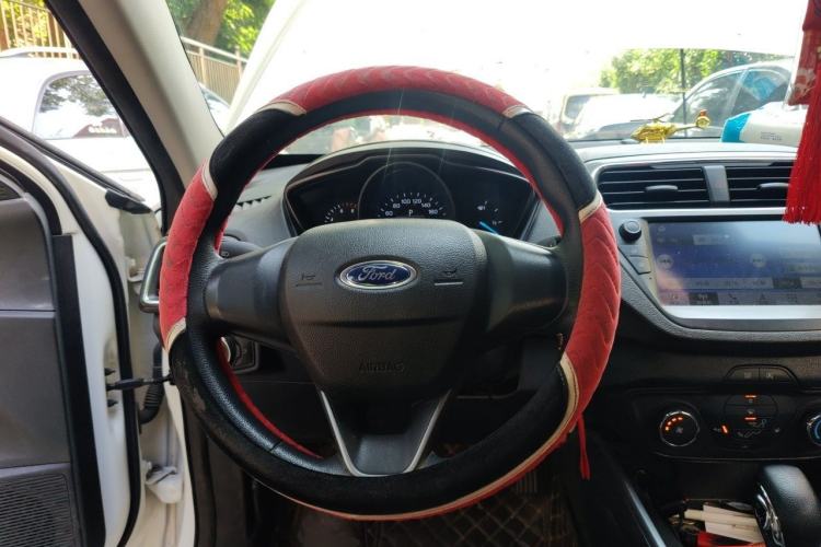 Used Ford Escort 2019 Revised 1.5L Automatic ZhiXiang Version (Tire Pressure Monitoring) China VI Standard Steering Wheel