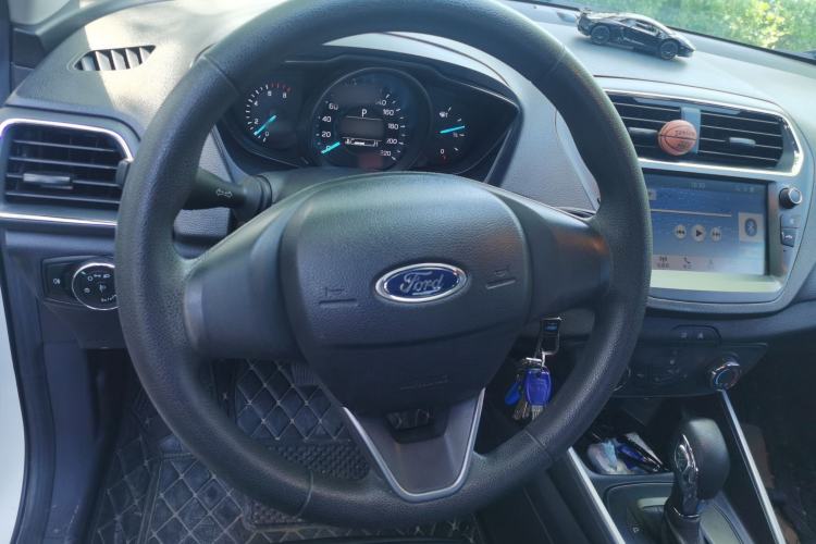 Used Ford Escort 2019 Revised 1.5L Automatic ZhiXiang Version (Tire Pressure Monitoring) China VI Standard Steering Wheel