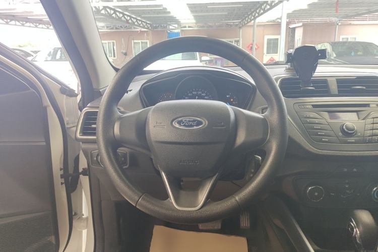 Used Ford Escort 2019 Revised 1.5L Automatic ZhiXiang Version (Tire Pressure Monitoring) China VI Standard Steering Wheel