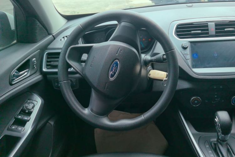 Used Ford Escort 2019 Revised 1.5L Automatic ZhiXiang Version (Tire Pressure Monitoring) China VI Standard Steering Wheel