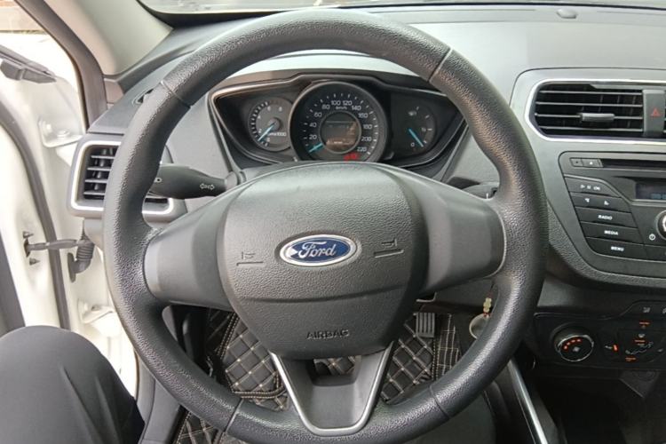 Used Ford Escort 2019 Revised Version 1.5L Manual "Quality Enjoyment" Trim (Tire Pressure Monitoring) China VI Standard Steering Wheel