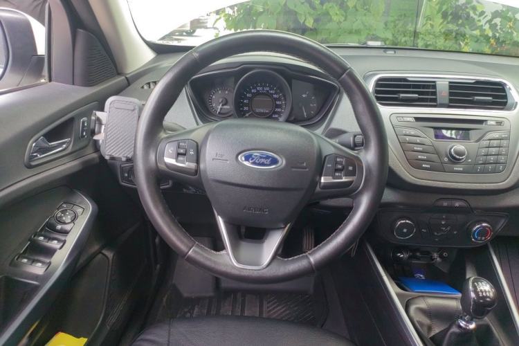 Used Ford Escort 2019 Revised Version 1.5L Manual "Quality Enjoyment" Trim (Tire Pressure Monitoring) China VI Standard Steering Wheel