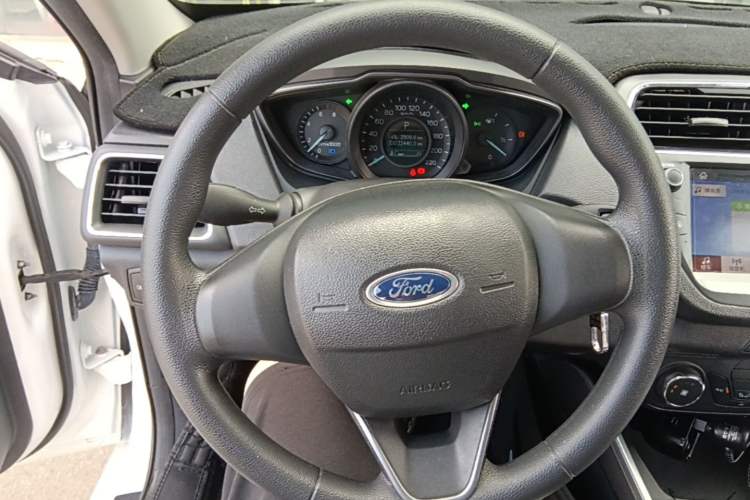 Used Ford Escort 2019 Revised 1.5L Automatic ZhiXiang Version (Tire Pressure Monitoring) China VI Standard Steering Wheel