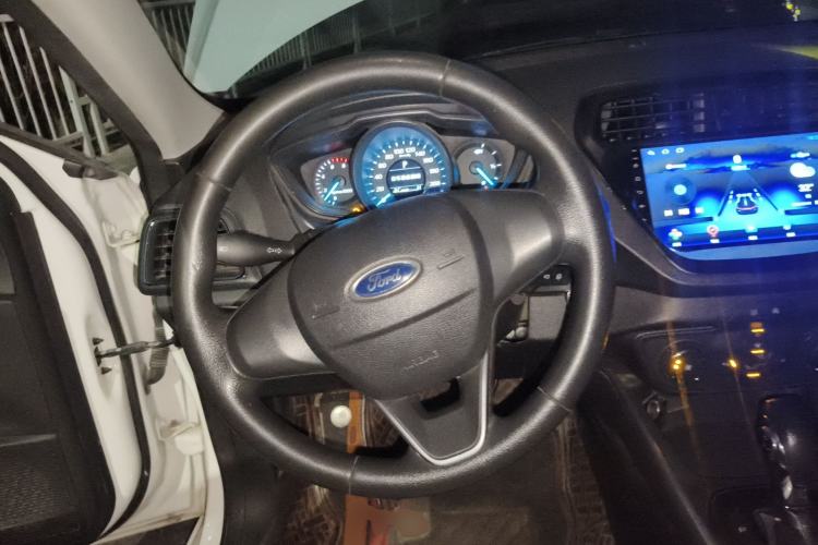 Used Ford Escort 2019 Revised 1.5L Automatic ZhiXiang Version China VI Standard Steering Wheel