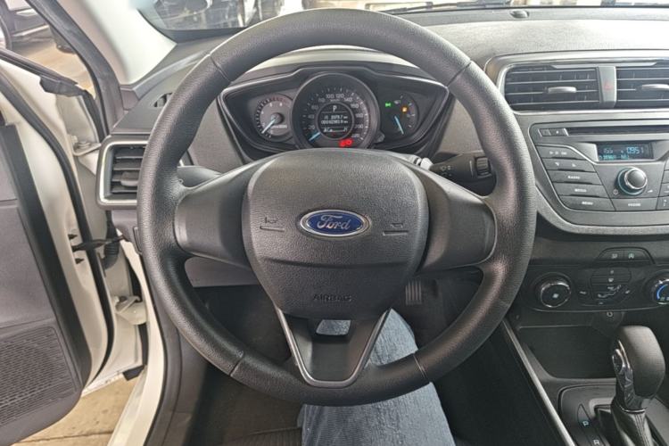 Used Ford Escort 2019 Revised 1.5L Automatic ZhiXiang Version (Tire Pressure Monitoring) China VI Standard Steering Wheel