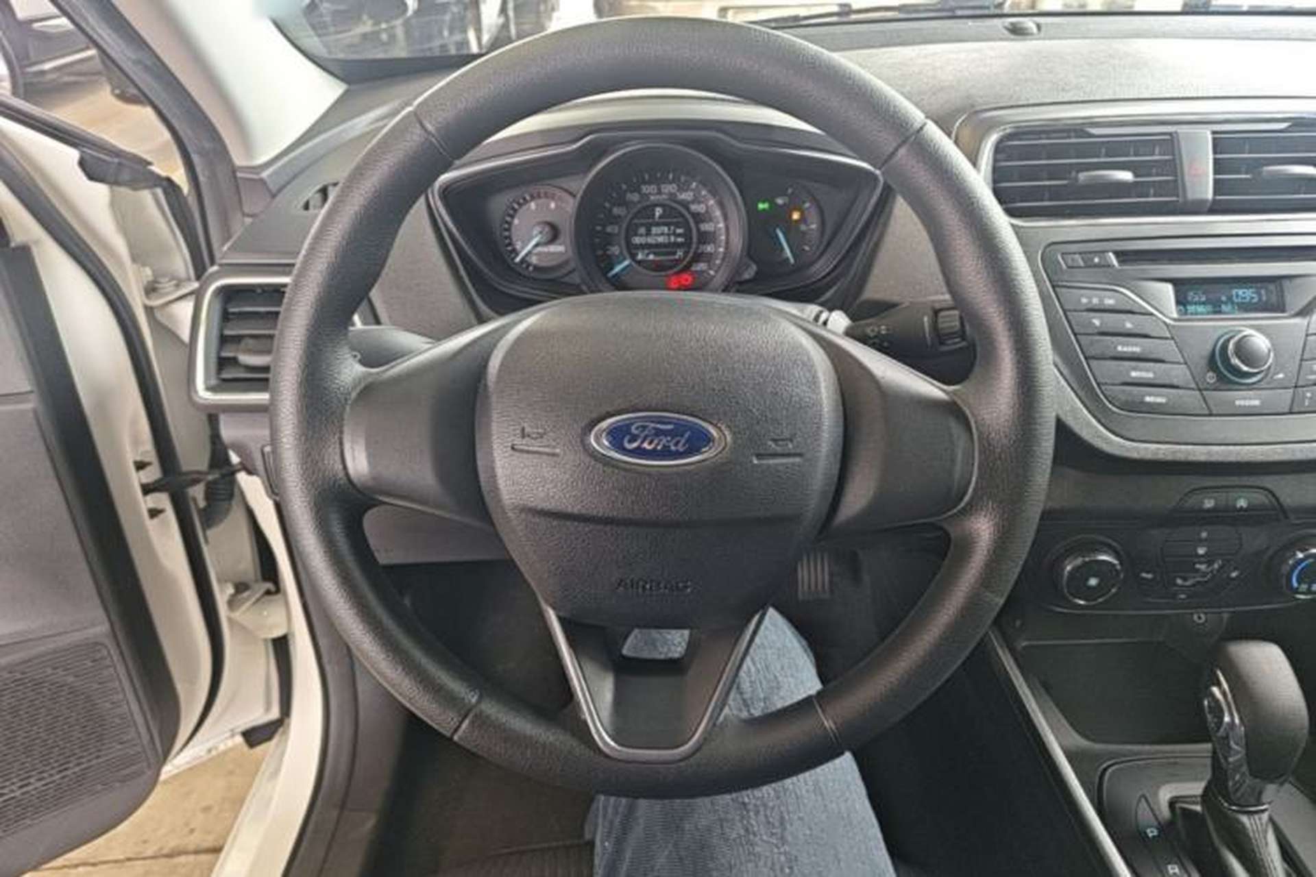 Used Ford Escort 2019 Revised 1.5L Automatic ZhiXiang Version (Tire Pressure Monitoring) China VI Standard Steering Wheel