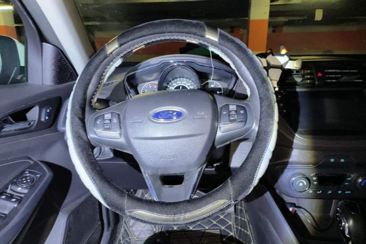 Used Ford Escort 2019 Revised Version 1.5L Automatic Enjoyment Type China VI Standard Steering Wheel
