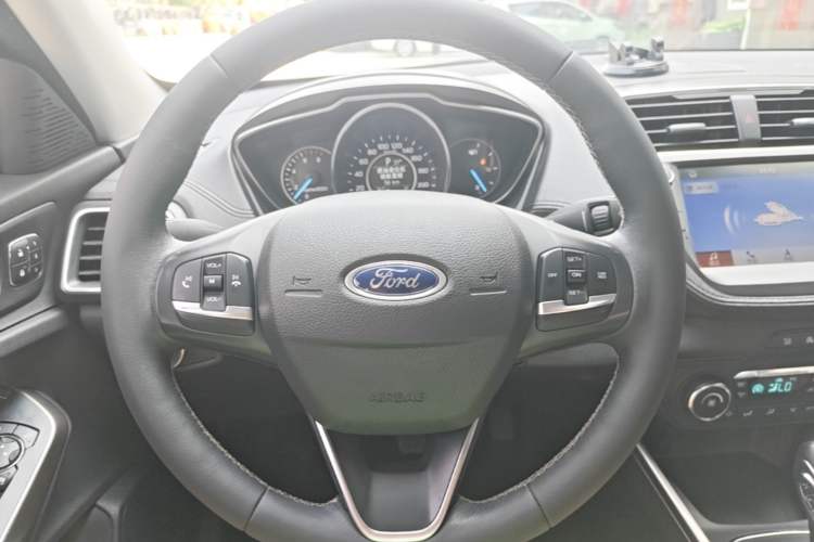 Used Ford Escort 2019 EcoBoost 125 Automatic Luxury Edition Steering Wheel