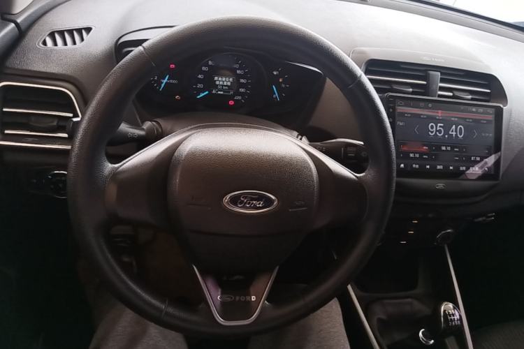 Used Ford Escort 2019 Revised Version 1.5L Manual "Quality Enjoyment" Trim (Tire Pressure Monitoring) China VI Standard Steering Wheel