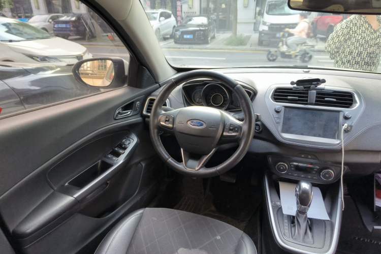 Used Ford Escort 2019 Revised Version 1.5L Automatic Enjoyment Type China VI Standard Steering Wheel