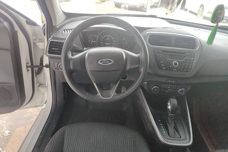 Used Ford Escort 2019 Revised 1.5L Automatic ZhiXiang Version (Tire Pressure Monitoring) China VI Standard Steering Wheel