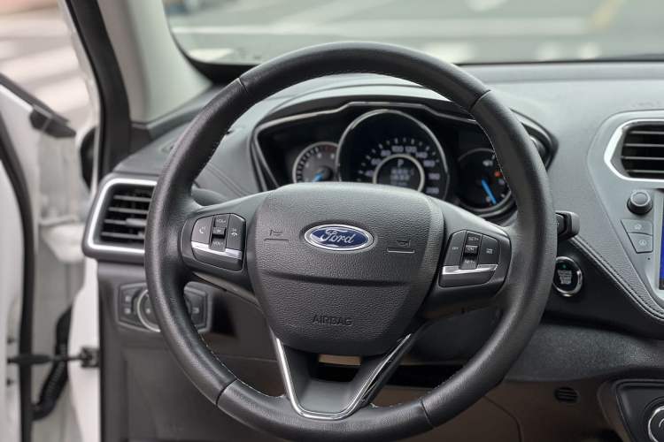 Used Ford Escort 2019 Revised Version 1.5L Automatic Enjoyment Type China VI Standard Steering Wheel