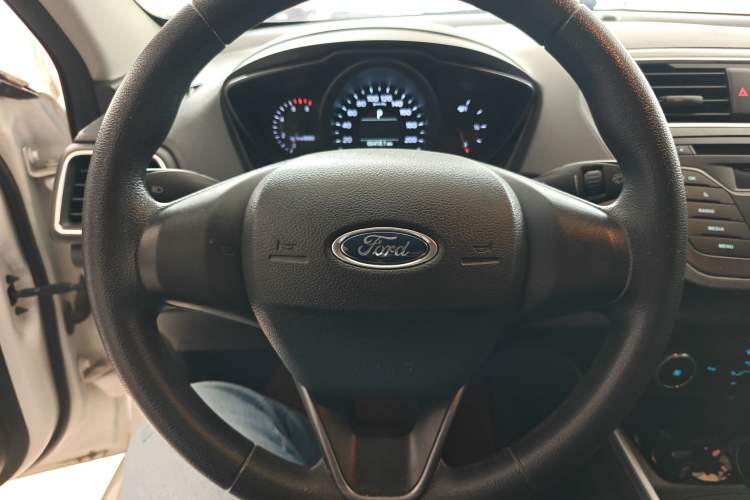 Used Ford Escort 2019 Revised 1.5L Automatic ZhiXiang Version (Tire Pressure Monitoring) China VI Standard Steering Wheel