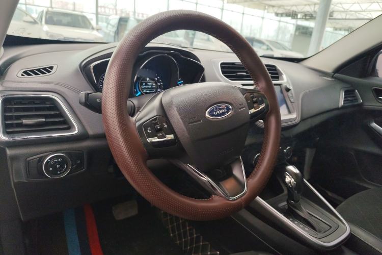 Used Ford Escort 2019 Revised Version 1.5L Automatic Enjoyment Type China VI Standard Steering Wheel