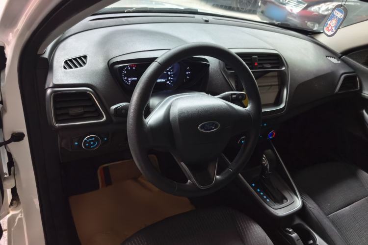 Used Ford Escort 2019 Revised 1.5L Automatic ZhiXiang Version (Tire Pressure Monitoring) China VI Standard Steering Wheel