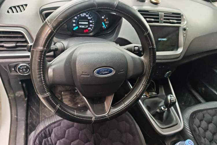Used Ford Escort 2019 Revised Version 1.5L Manual "Quality Enjoyment" Trim (Tire Pressure Monitoring) China VI Standard Steering Wheel