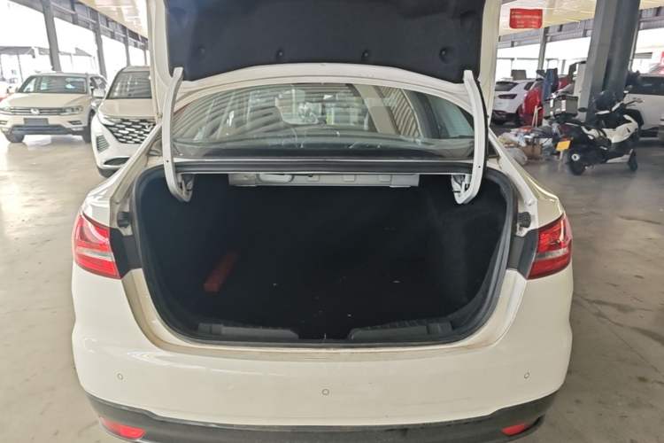 Used Ford Escort 2019 Revised Version 1.5L Automatic Zhenxiang Edition China VI Standard Trunk