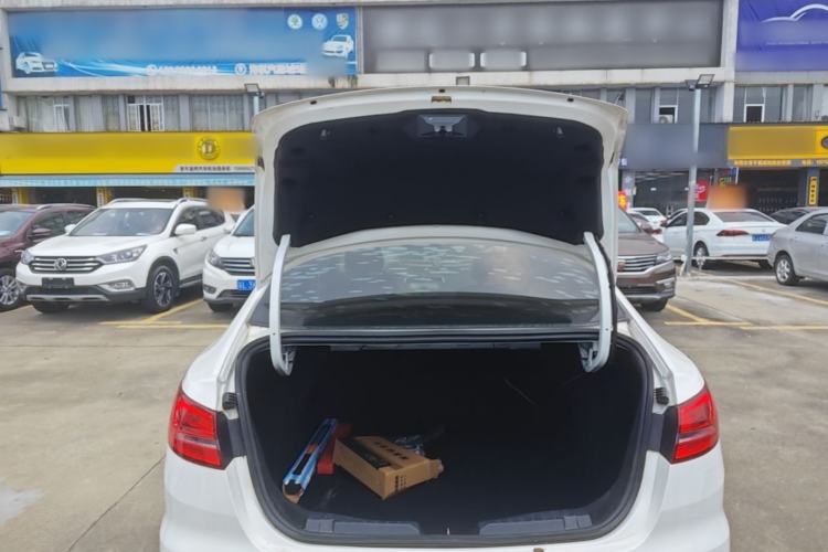 Used Ford Escort 2019 Revised 1.5L Automatic ZhiXiang Version (Tire Pressure Monitoring) China VI Standard Trunk