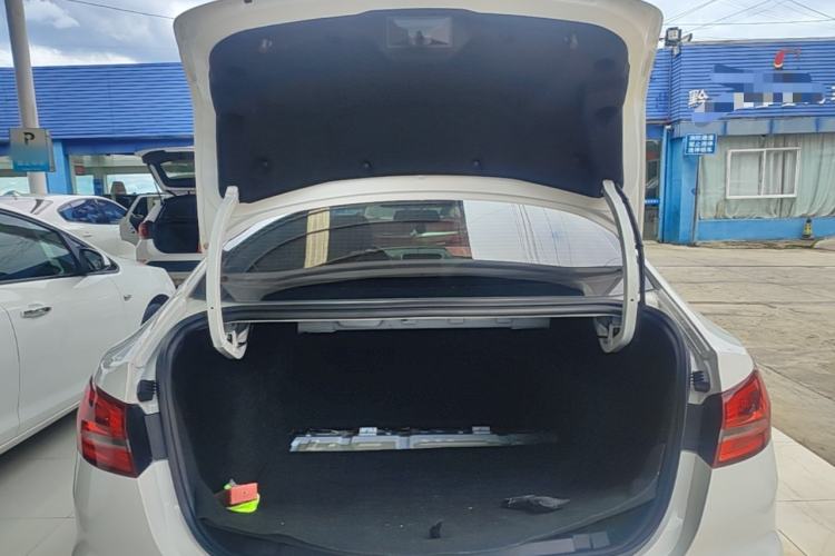 Used Ford Escort 2019 Revised 1.5L Automatic ZhiXiang Version (Tire Pressure Monitoring) China VI Standard Trunk