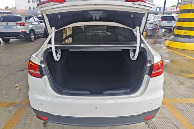 Used Ford Escort 2019 Revised 1.5L Automatic ZhiXiang Version (Tire Pressure Monitoring) China VI Standard Trunk