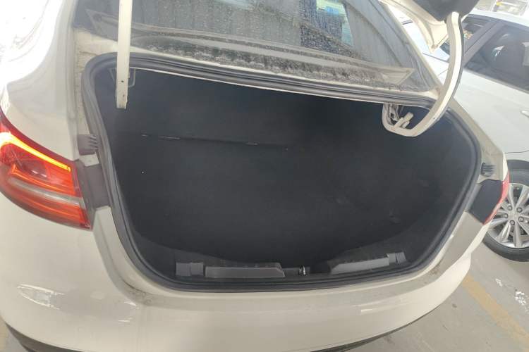 Used Ford Escort 2019 Revised 1.5L Automatic ZhiXiang Version (Tire Pressure Monitoring) China VI Standard Trunk