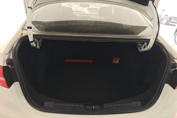 Used Ford Escort 2019 Revised 1.5L Automatic ZhiXiang Version (Tire Pressure Monitoring) China VI Standard Trunk