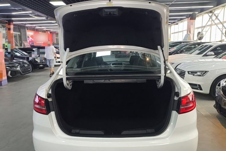 Used Ford Escort 2019 Revised Version 1.5L Manual "Quality Enjoyment" Trim (Tire Pressure Monitoring) China VI Standard Trunk